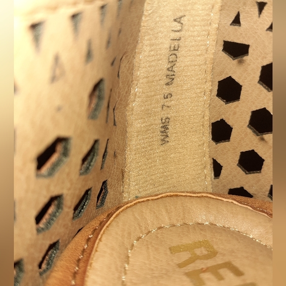 Report Madella Tan Perforated Ballet Flats 7.5. - Picture 5 of 5